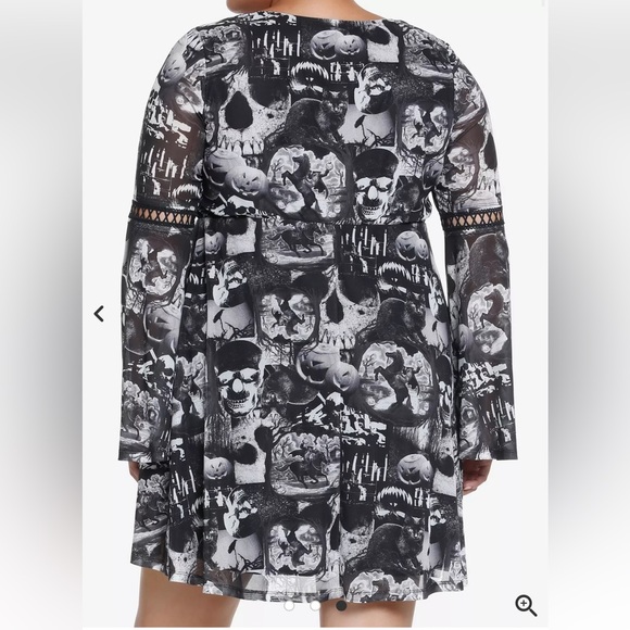 NWT Social Collision Sleepy Hollow Collage Bell Sleeve Dress Plus Size - Picture 3 of 4